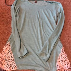 Long sleeve lace